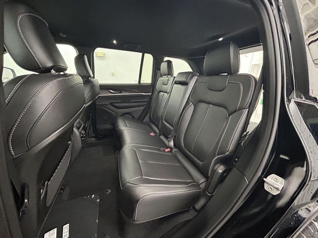 new 2025 Jeep Grand Cherokee car, priced at $42,020
