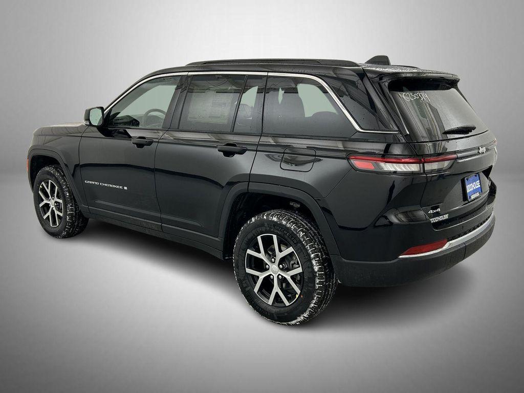 new 2025 Jeep Grand Cherokee car, priced at $42,020