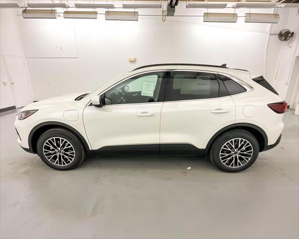 new 2025 Ford Escape PHEV car