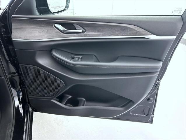 new 2025 Jeep Grand Cherokee L car, priced at $46,971