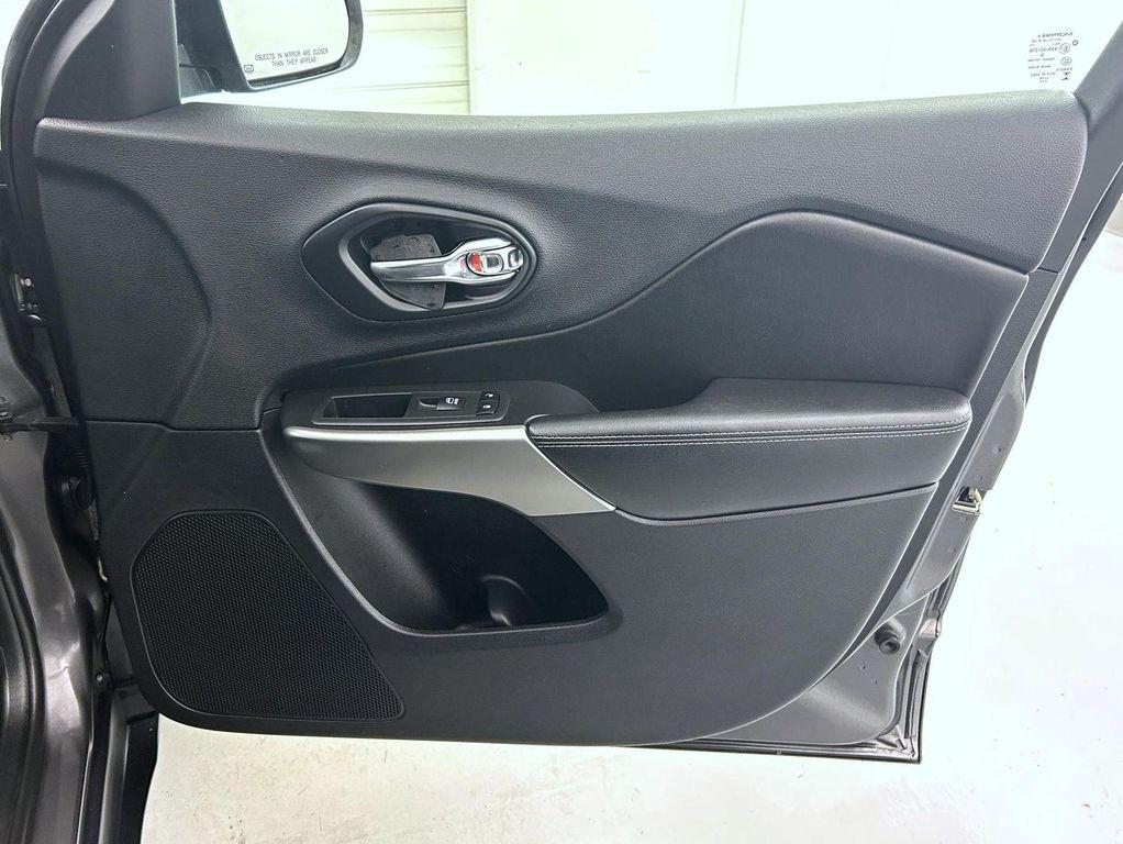 used 2019 Jeep Cherokee car, priced at $12,839