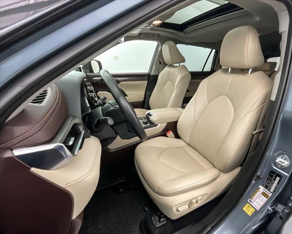 used 2021 Toyota Highlander car, priced at $40,884