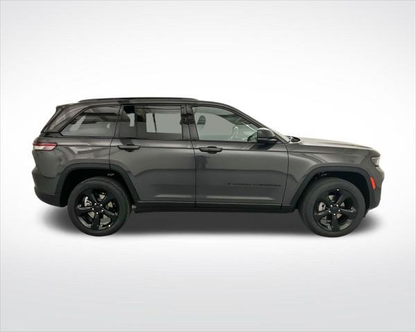 new 2025 Jeep Grand Cherokee car, priced at $43,661