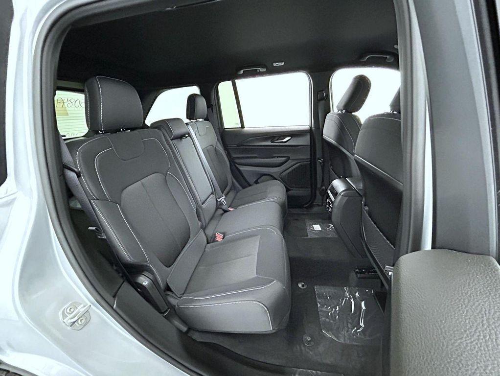 new 2025 Jeep Grand Cherokee car, priced at $35,847