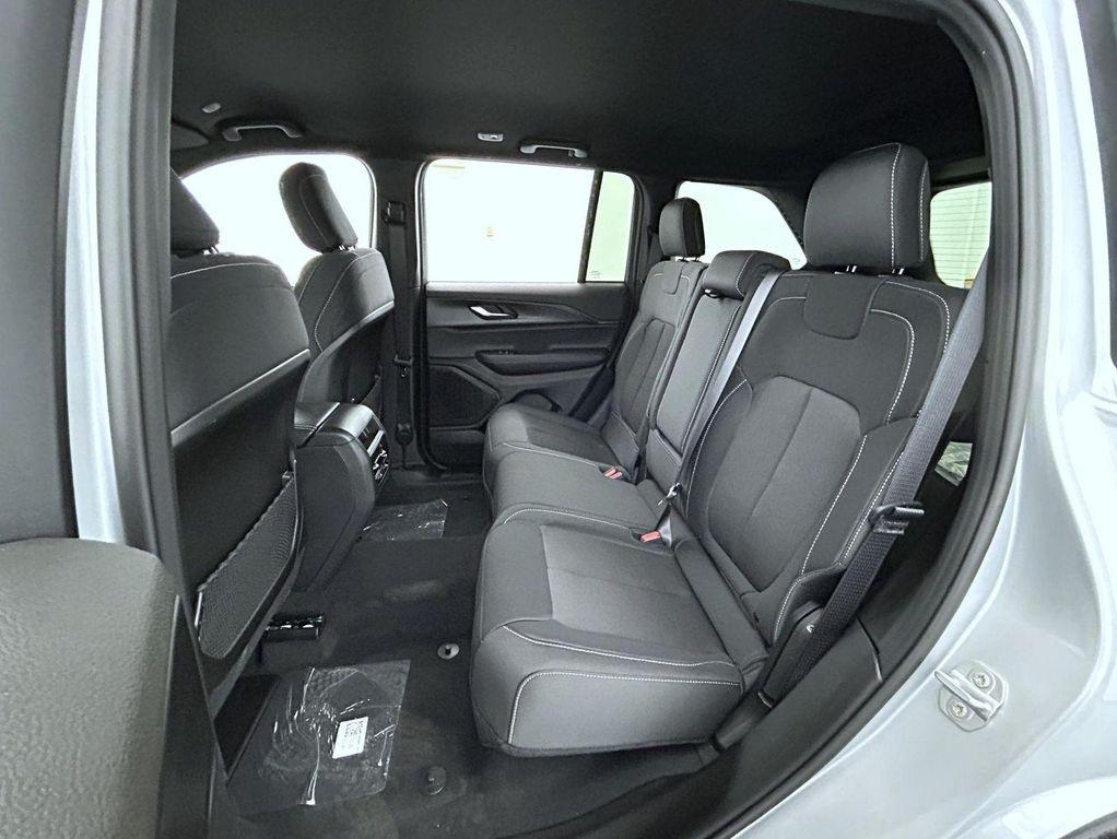 new 2025 Jeep Grand Cherokee car, priced at $35,847