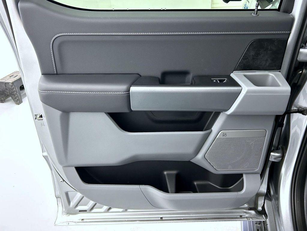 new 2025 Ford F-150 Lightning car