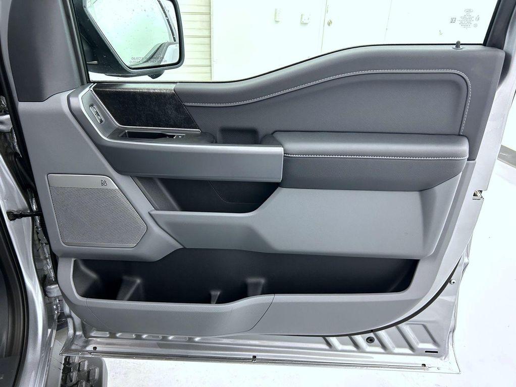 new 2025 Ford F-150 Lightning car