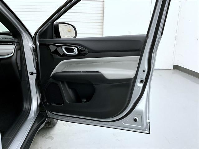 new 2025 Jeep Compass car, priced at $31,423