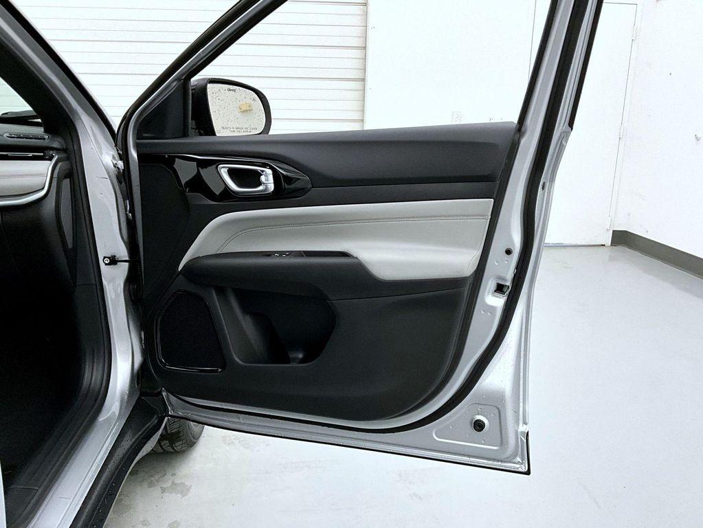 new 2025 Jeep Compass car, priced at $28,423