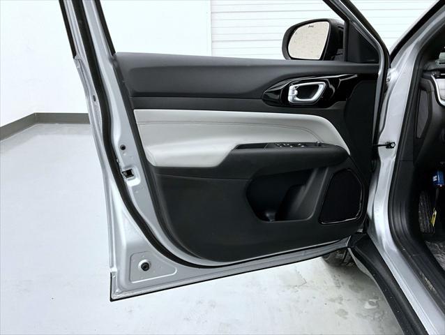 new 2025 Jeep Compass car, priced at $31,423