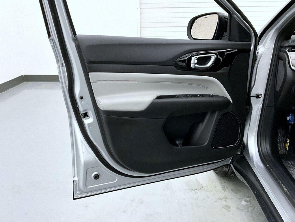 new 2025 Jeep Compass car, priced at $28,423