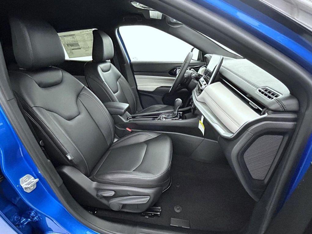 new 2026 Jeep Compass car, priced at $33,425