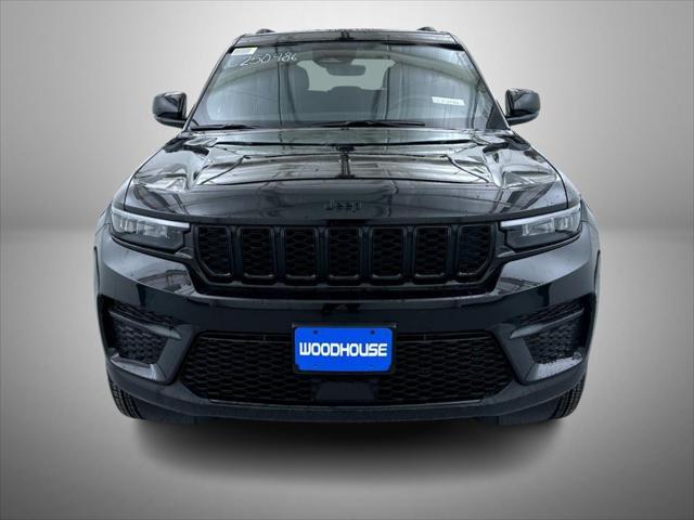 new 2025 Jeep Grand Cherokee car, priced at $40,499