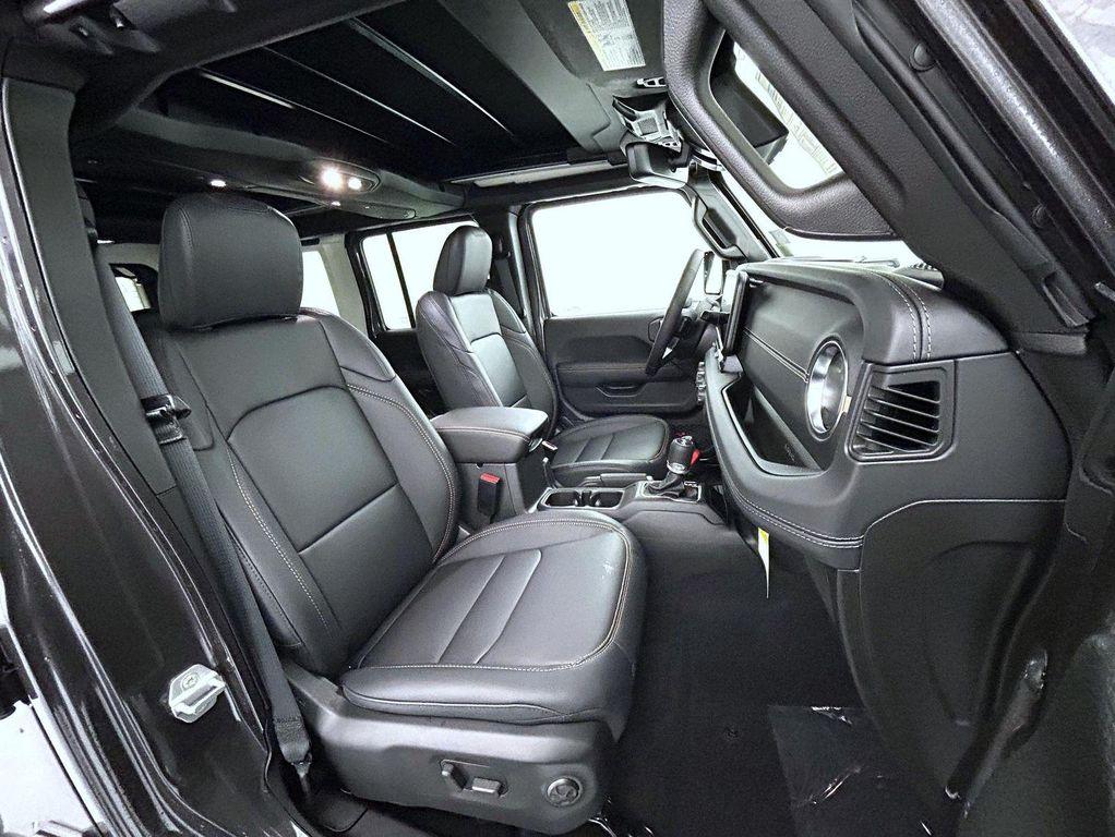new 2025 Jeep Wrangler car, priced at $54,844
