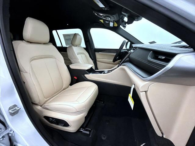 new 2025 Jeep Grand Cherokee L car, priced at $44,056