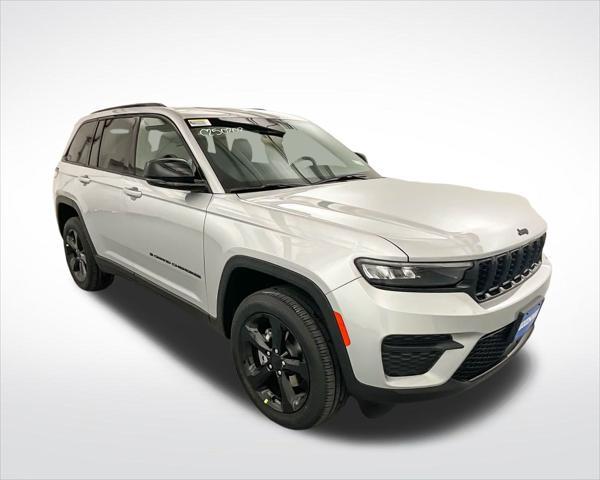 new 2025 Jeep Grand Cherokee car, priced at $43,661