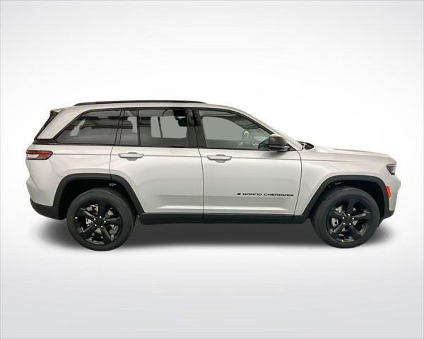 new 2025 Jeep Grand Cherokee car, priced at $43,661