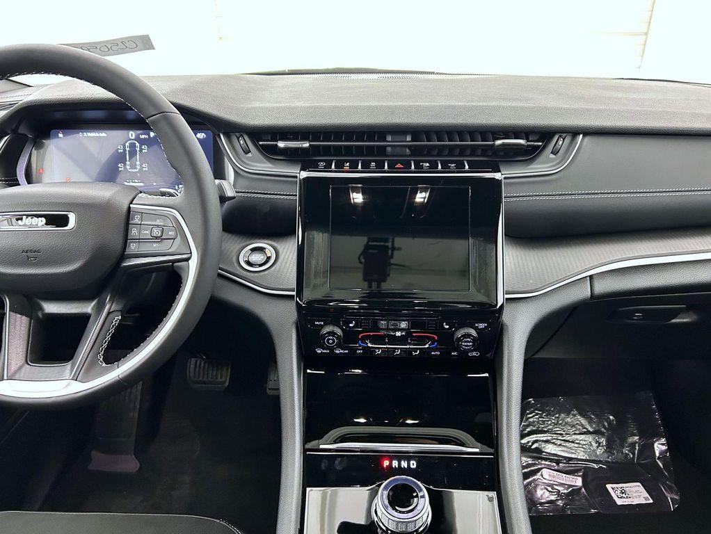 new 2025 Jeep Grand Cherokee L car, priced at $44,871