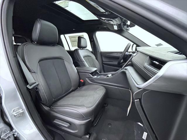new 2025 Jeep Grand Cherokee L car, priced at $43,438
