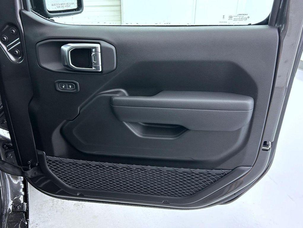 new 2025 Jeep Wrangler car, priced at $37,747