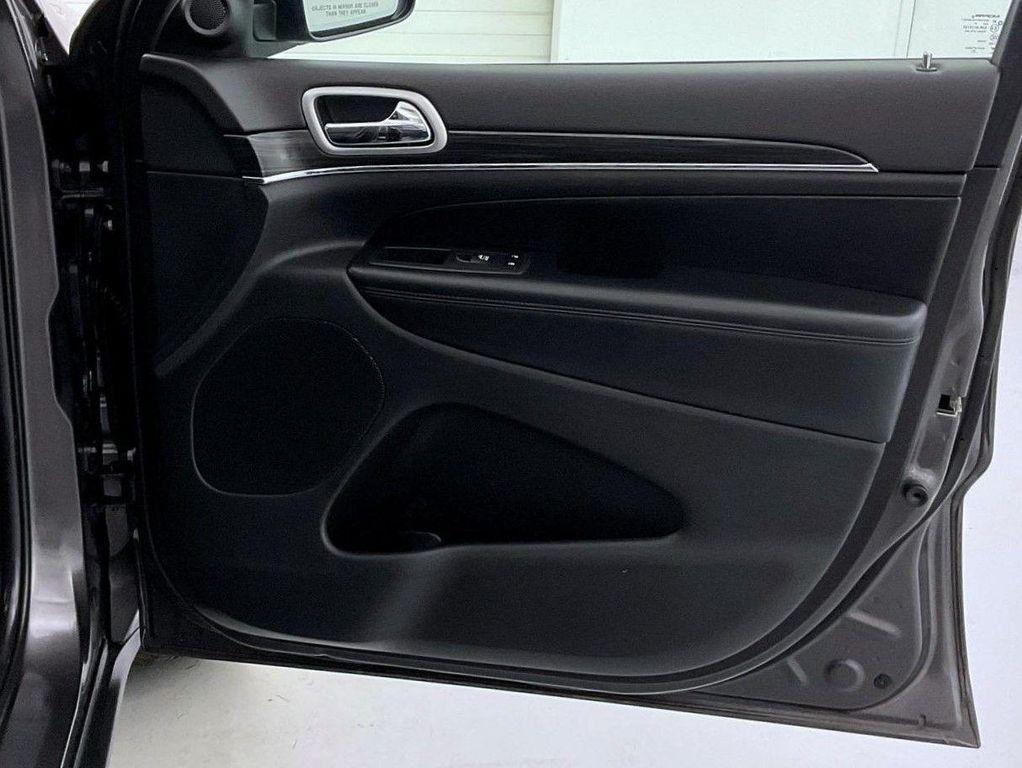 used 2020 Jeep Grand Cherokee car, priced at $25,278