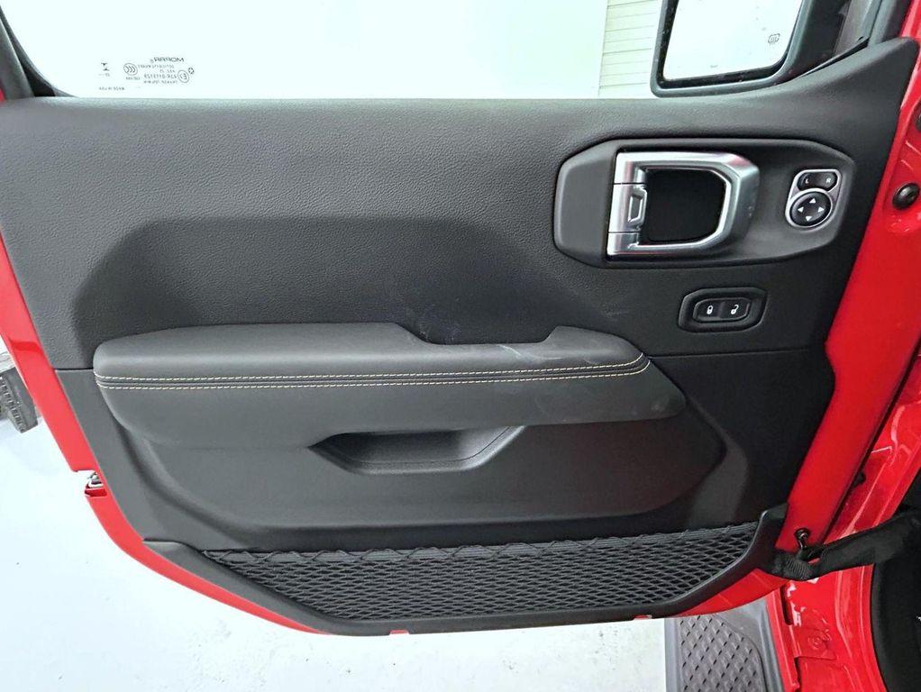 new 2025 Jeep Gladiator car, priced at $40,773