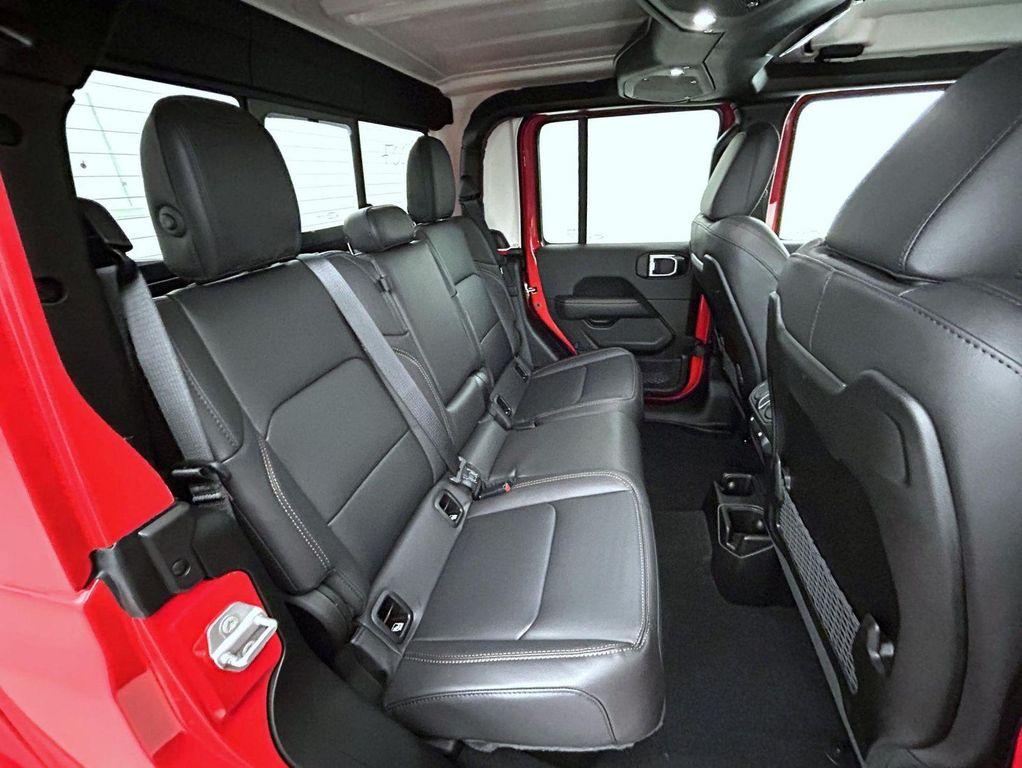 new 2025 Jeep Gladiator car, priced at $40,773