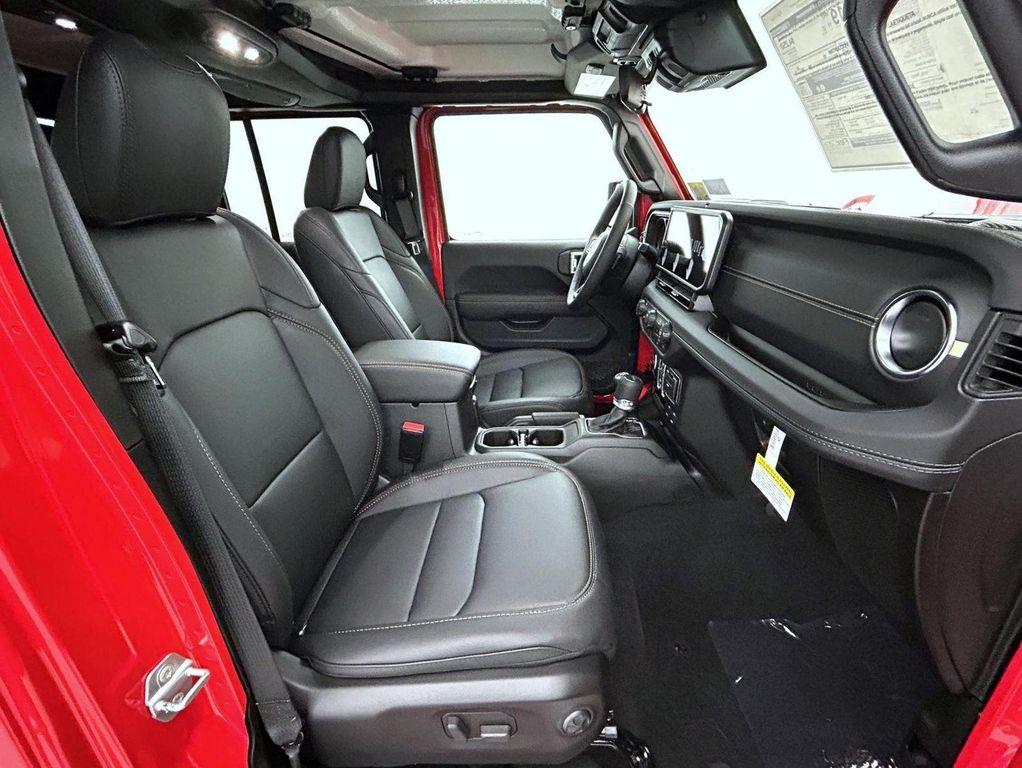 new 2025 Jeep Gladiator car, priced at $40,773