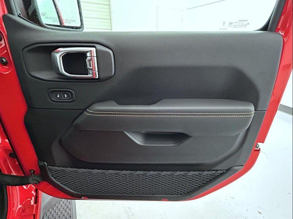 new 2025 Jeep Gladiator car, priced at $40,773