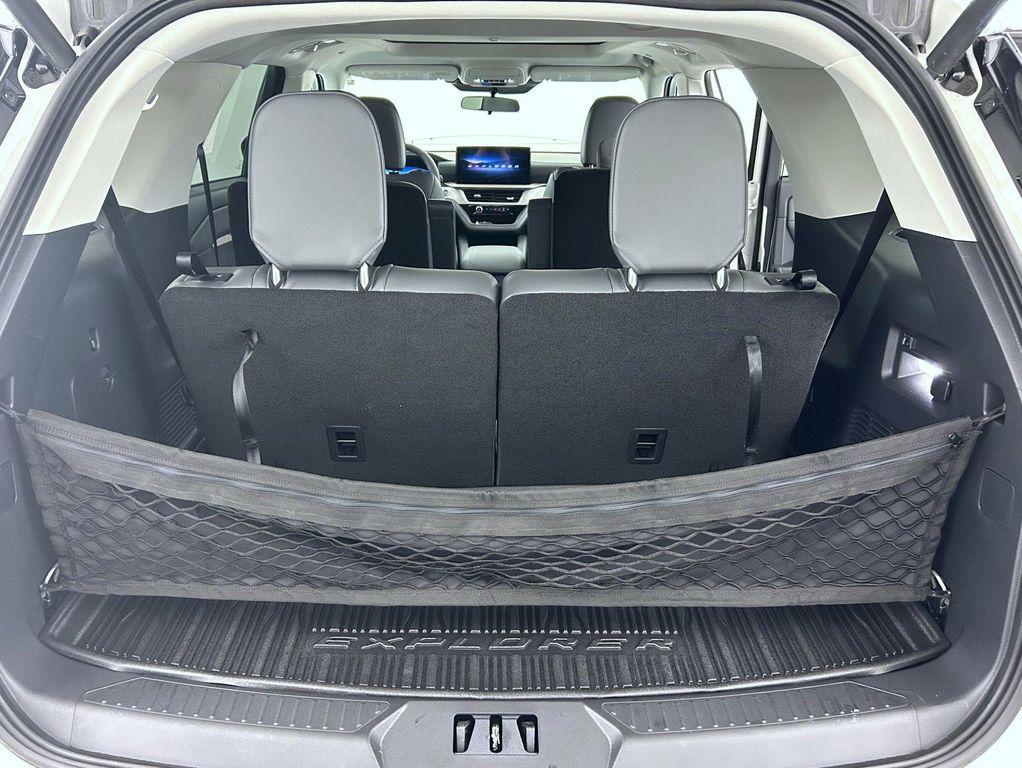 new 2025 Ford Explorer car