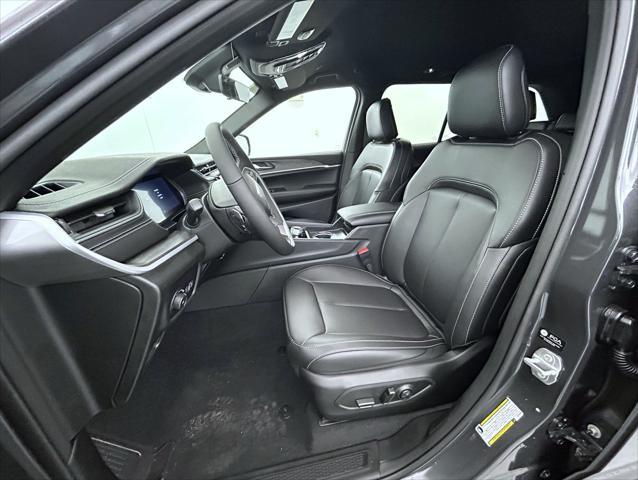 new 2025 Jeep Grand Cherokee car, priced at $41,980