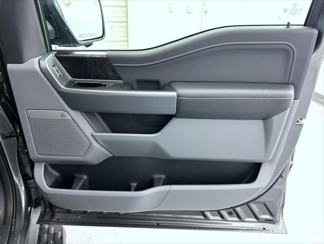 new 2025 Ford F-150 Lightning car
