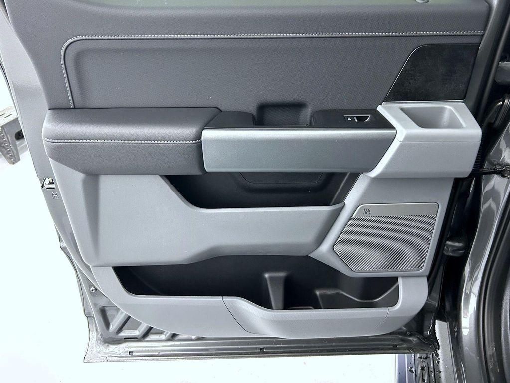 new 2025 Ford F-150 Lightning car