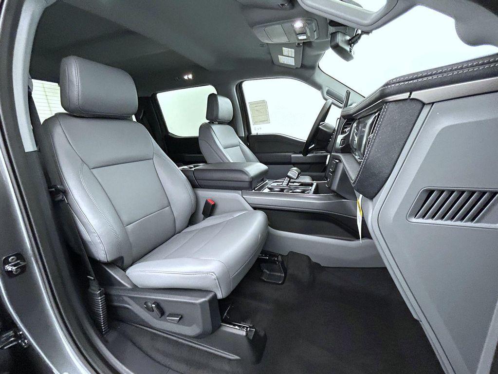 new 2025 Ford F-150 Lightning car