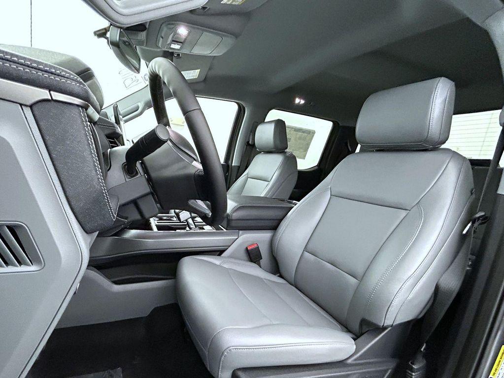 new 2025 Ford F-150 Lightning car