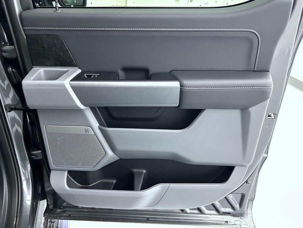 new 2025 Ford F-150 Lightning car