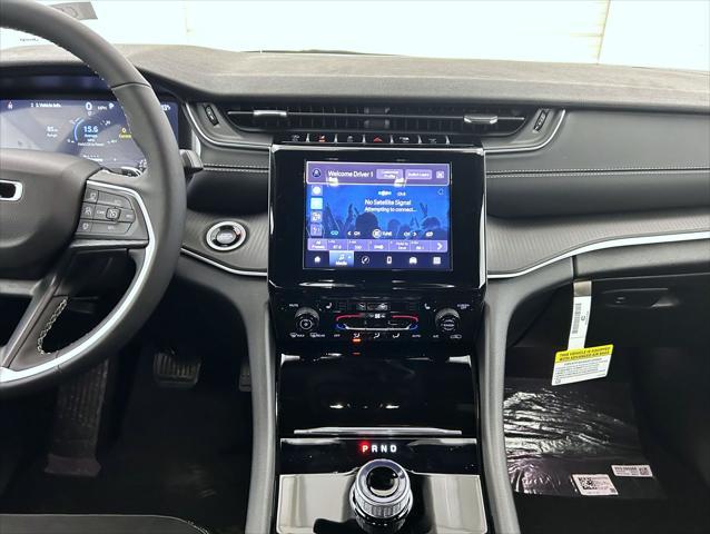 new 2025 Jeep Grand Cherokee car, priced at $43,885
