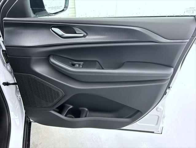 new 2025 Jeep Grand Cherokee car, priced at $43,885