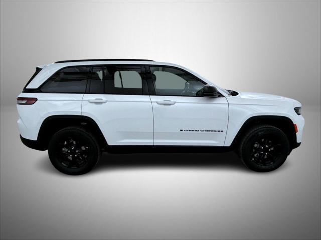 new 2025 Jeep Grand Cherokee car, priced at $43,885