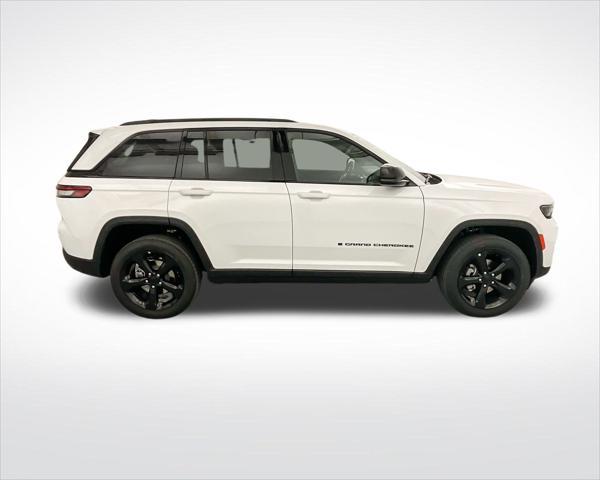 new 2025 Jeep Grand Cherokee car, priced at $43,125