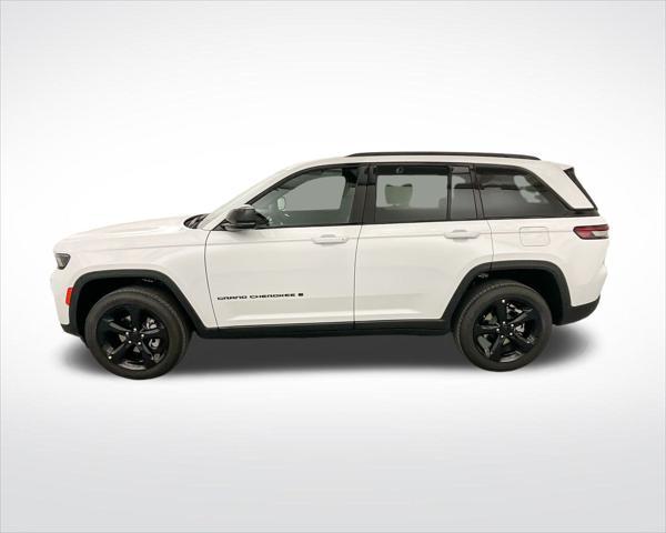 new 2025 Jeep Grand Cherokee car, priced at $43,125