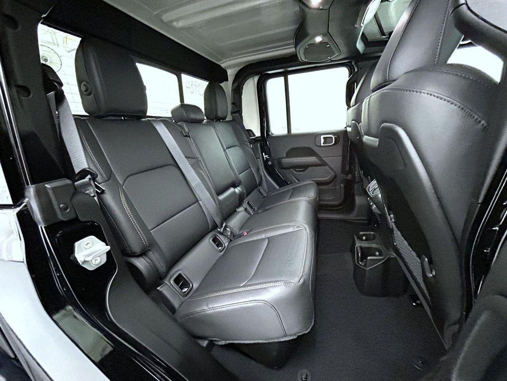 new 2025 Jeep Gladiator car, priced at $41,773