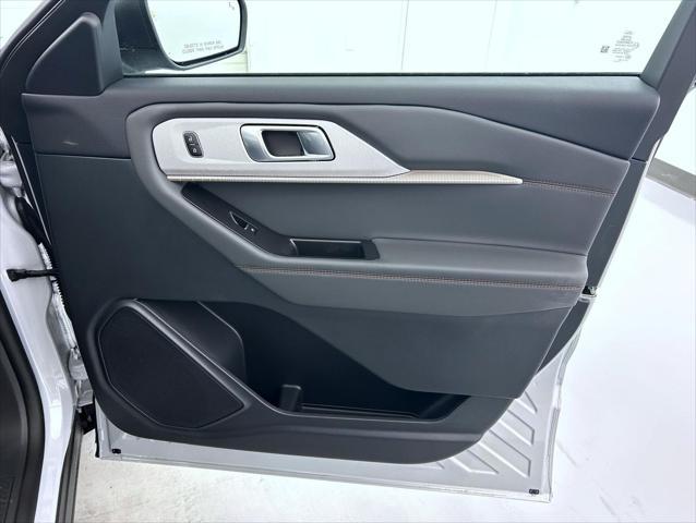 new 2025 Ford Explorer car