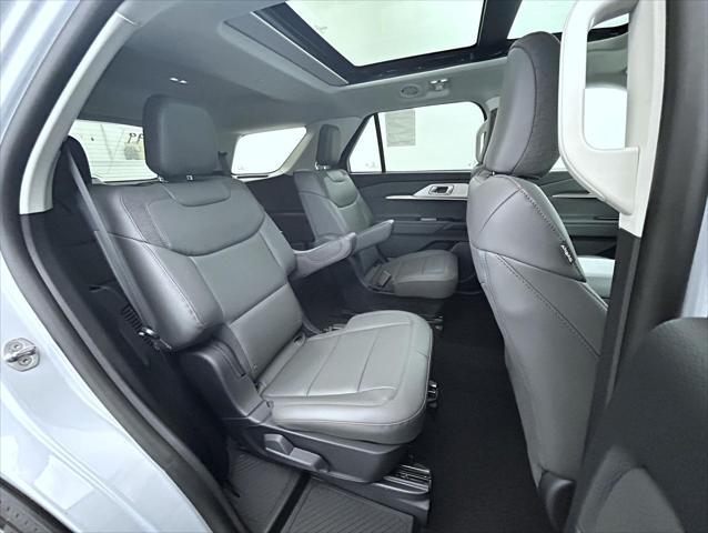 new 2025 Ford Explorer car