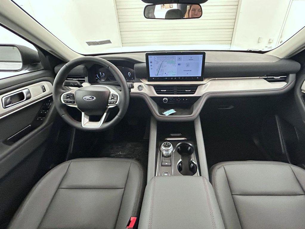 new 2025 Ford Explorer car