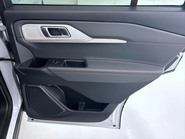 new 2025 Ford Explorer car