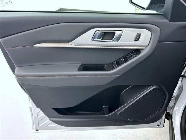 new 2025 Ford Explorer car