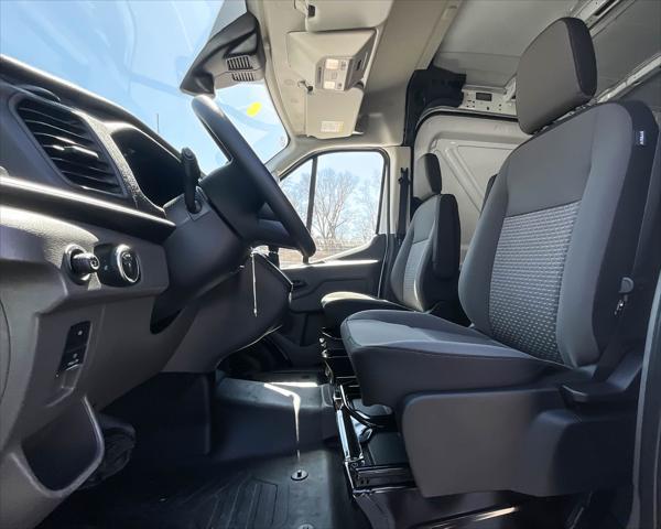 new 2025 Ford Transit-250 car