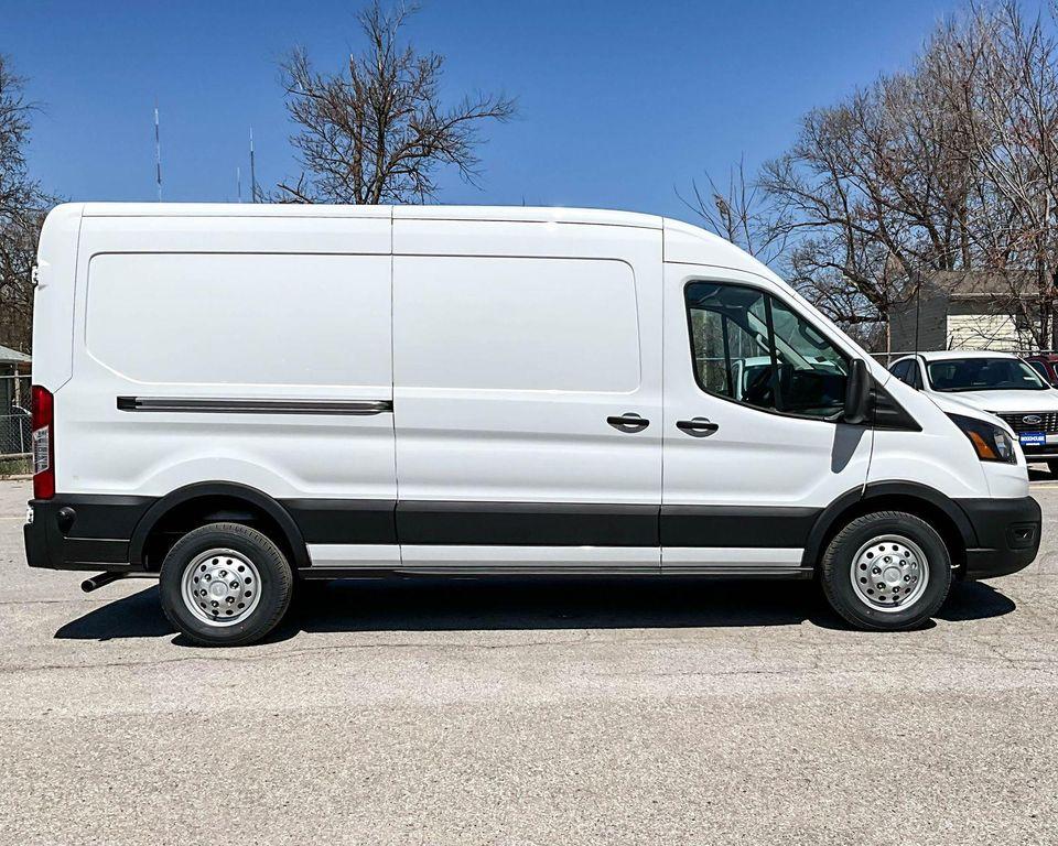 new 2025 Ford Transit-250 car