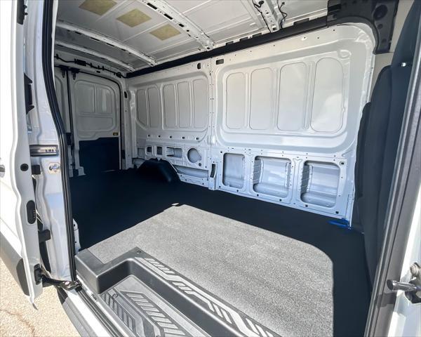 new 2025 Ford Transit-250 car